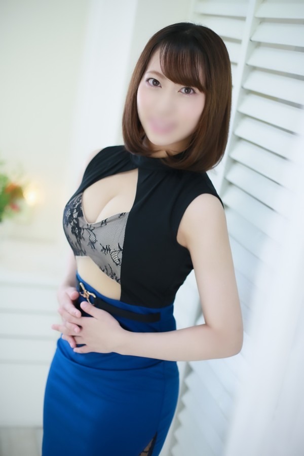 8/23デビュー！えみさん♡ 一度会ってしまえば貴方も…